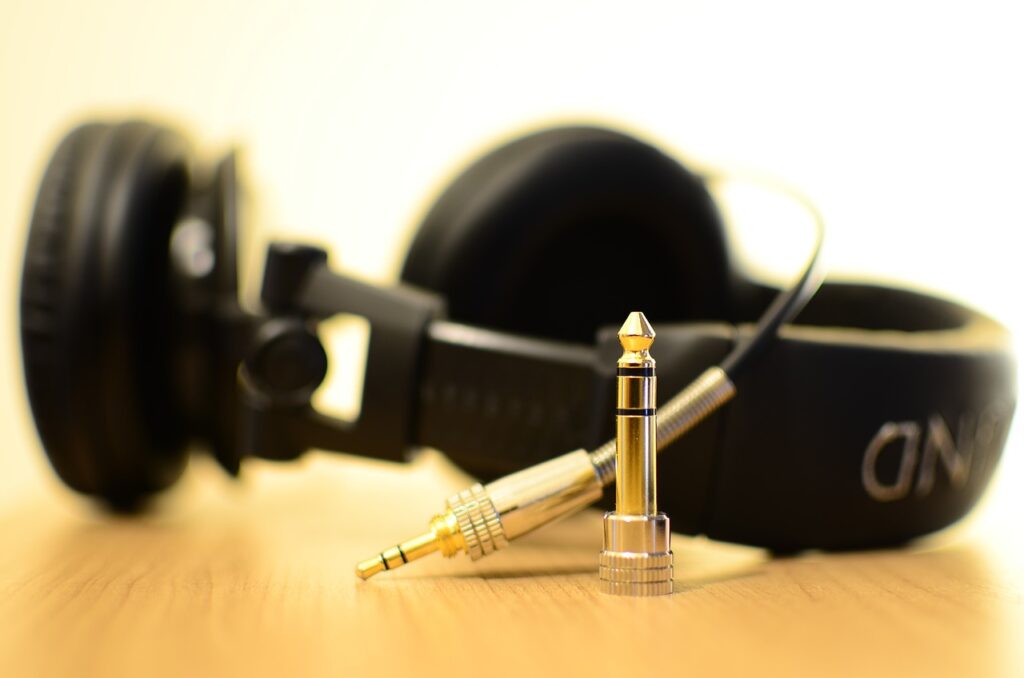 Choosing the Right Hearing Aid Features for Your Type of Hearing Loss